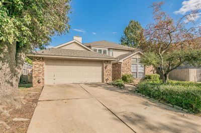 2704 Harmon Drive, House other with 3 bedrooms, 2 bathrooms and null parking in Grapevine TX | Image 2