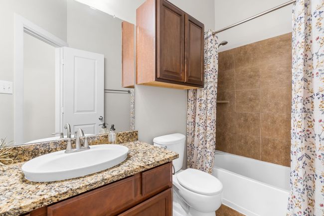 Bathroom for secondary bedrooms | Image 25