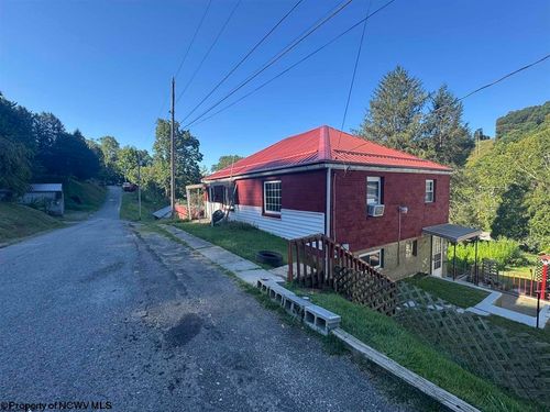 120 Jackson St, Weston, WV, 26452-1516 | Card Image