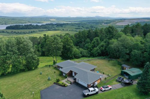 537 Memphremagog Vw, Newport, VT, 05855-4925 | Card Image