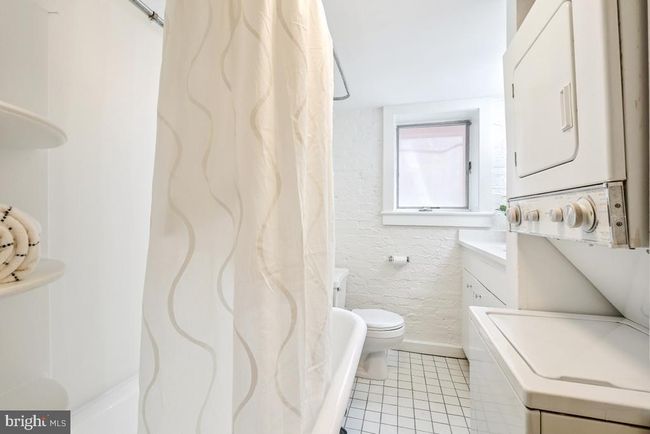 APT-1 - 1738 T St Nw, Condo with 2 bedrooms, 1 bathrooms and null parking in WASHINGTON DC | Image 17