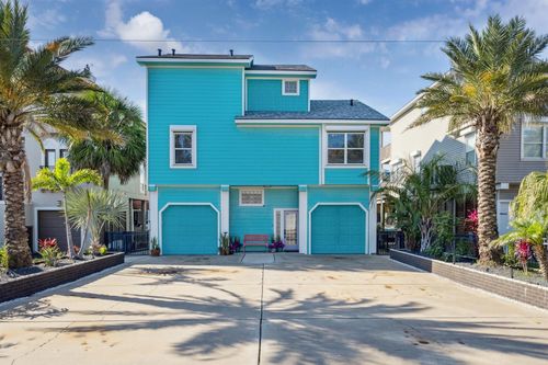 1022 Long Reach Dr, Tiki Island, TX, 77554-6162 | Card Image