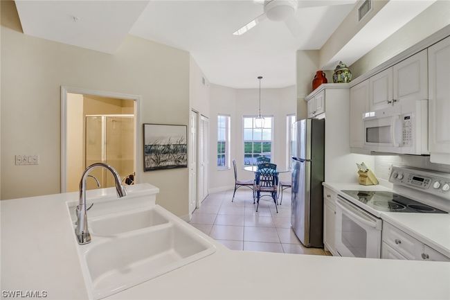 APT-5501 - 451 Bayfront Pl, Condo with 1 bedrooms, 1 bathrooms and null parking in NAPLES FL | Image 4