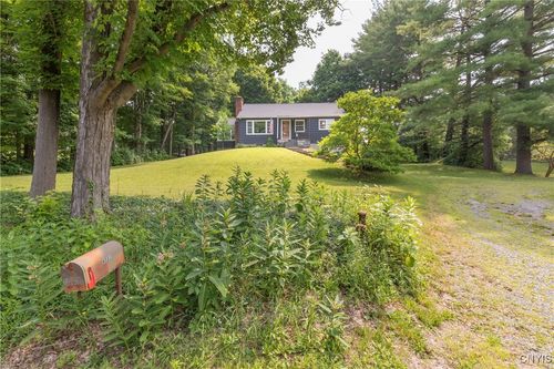 4532 Brickyard Falls Rd, Manlius, NY, 13104-8520 | Card Image