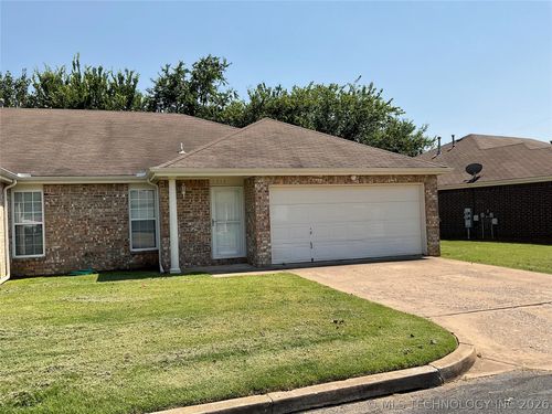 1213 W Jackson Ct, Broken Arrow, OK, 74012-8401 | Card Image