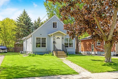 19 Beaucourt Rd, Hamilton, ON, L8S2R1 | Card Image