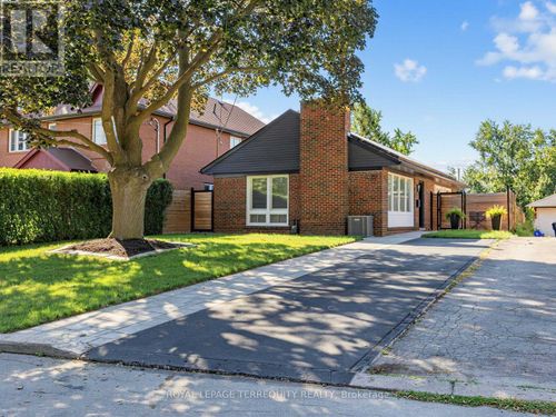29 Sedgewick Cres, Scarborough, ON, M1K3T5 | Card Image