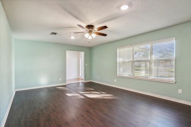 640 Cactus St, House other with 3 bedrooms, 2 bathrooms and null parking in Bridge City TX | Image 5