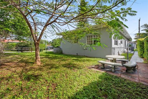 500 90th St, Surfside, FL, 33154-3230 | Card Image