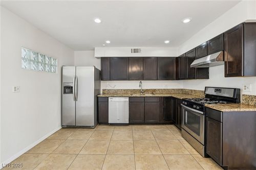 882 Westminster Ave, Las Vegas, NV, 89119-1376 | Card Image