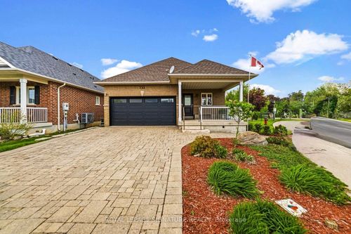 735 Poplar Road, Milton, ON, L9T5X2 | Card Image