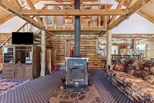 117 Alder Dr, Lowman, ID, 83637-7109 | Card Image