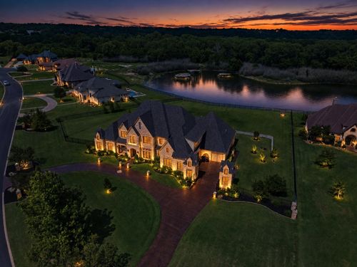 132 The Lakes Dr, Aledo, TX, 76008-3800 | Card Image