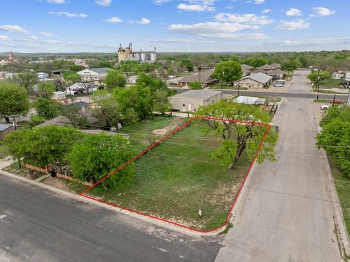 807 S Main St, Lampasas, TX, 76550-3242 | Card Image
