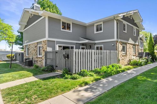 N76W14482 Northpoint Drive, Menomonee Falls, WI, 53051 | Card Image