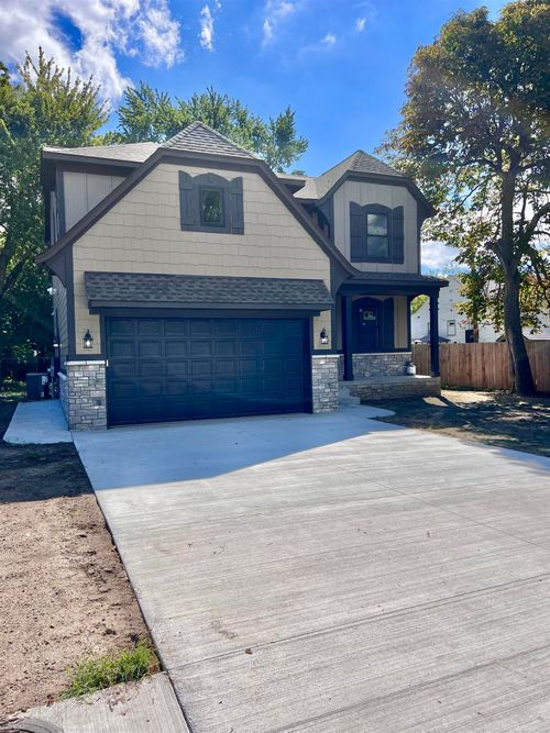 1510 Michigan St, Algonac, MI, 48001-1321 | Card Image