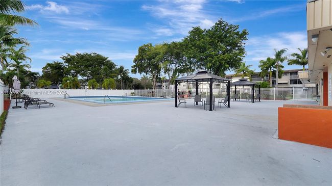 APT-103 - 1101 Hillcrest Ct, Condo with 2 bedrooms, 2 bathrooms and null parking in Hollywood FL | Image 25