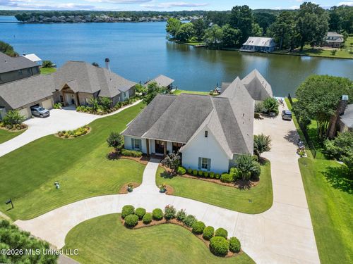 107 Waterford Ln, Madison, MS, 39110-8297 | Card Image
