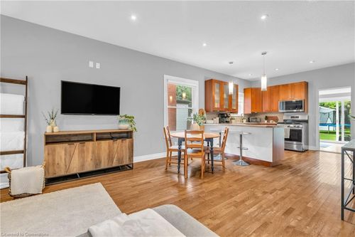 59 Lowell St N, Cambridge, ON, N1R5E2 | Card Image