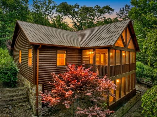 141 Gallery Ct, Ellijay, GA, 30540-6219 | Card Image