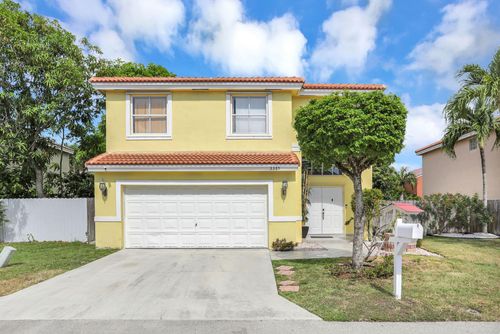 3385 Seabreeze Ln, Margate, FL, 33063-8335 | Card Image