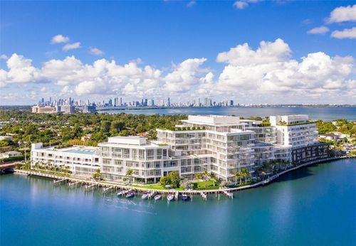 4701 N Meridian Ave, Miami Beach, FL, 33140-2950 | Card Image