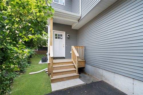 11 Baldwin Ct, Providence, RI, 02907-2701 | Card Image