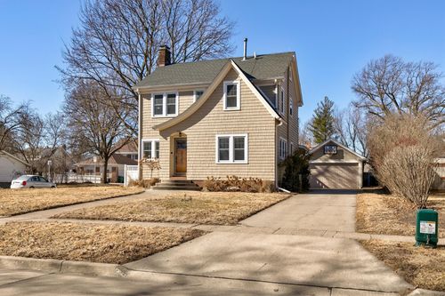 901 N B St, Indianola, IA, 50125-1309 | Card Image