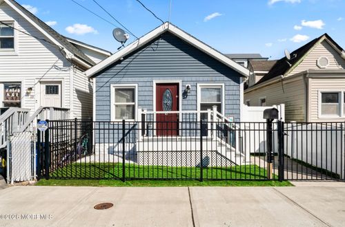 20 Highland Ave, Keansburg, NJ, 07734-1062 | Card Image
