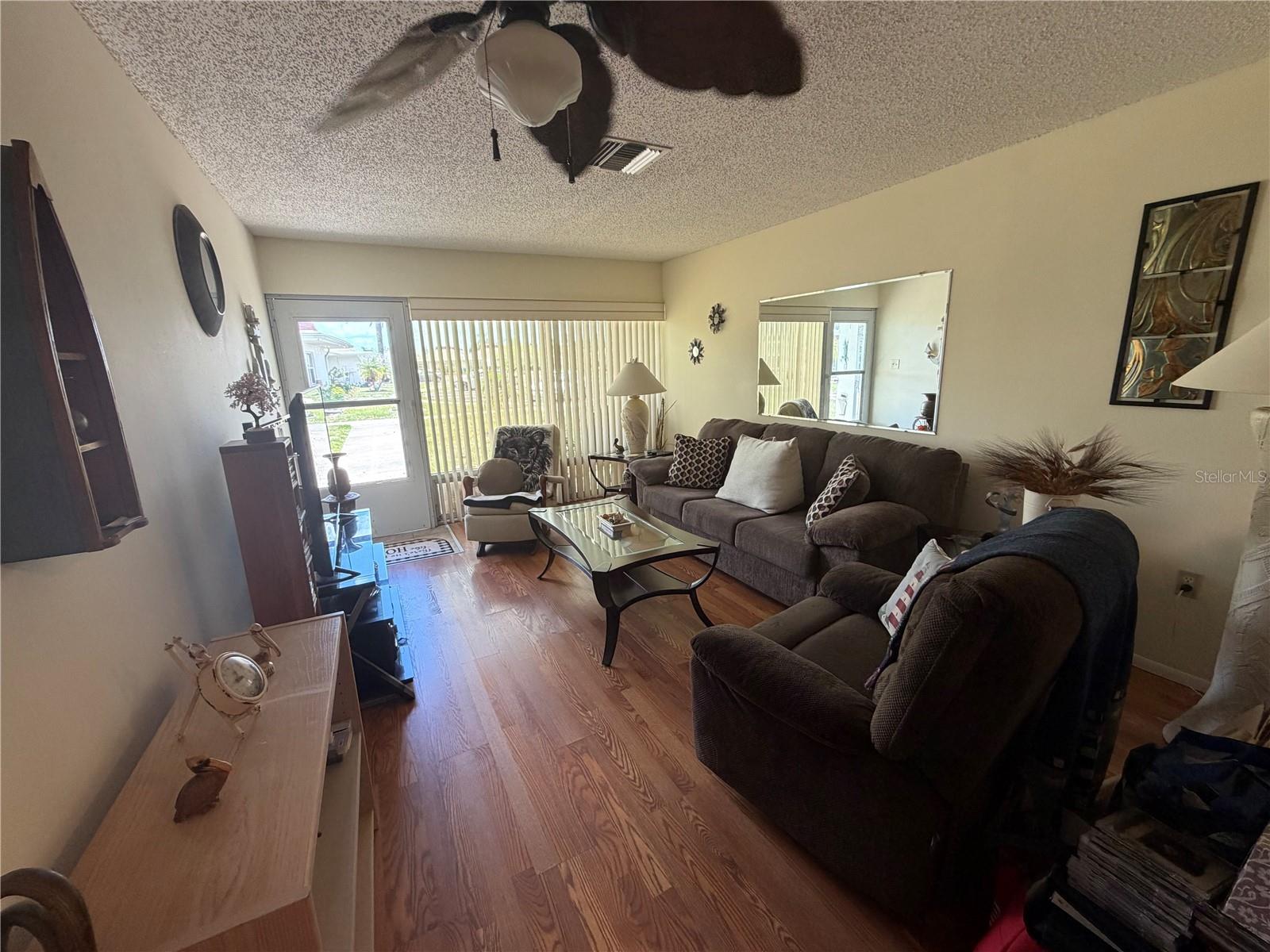 Residential in HOLIDAY 5
