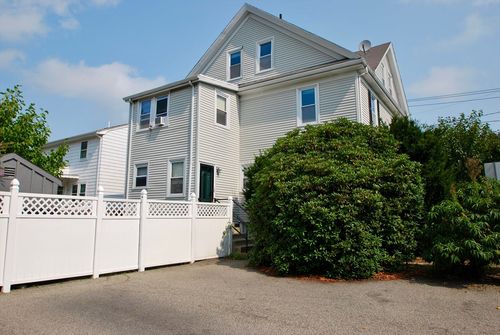 79 Sprague St, Dedham, MA, 02026-6330 | Card Image