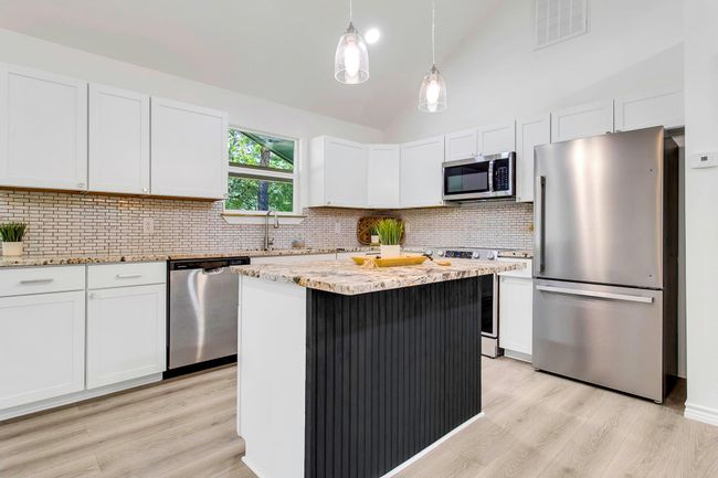 220 Tortuga Way, House other with 3 bedrooms, 2 bathrooms and null parking in Pointblank TX | Image 18