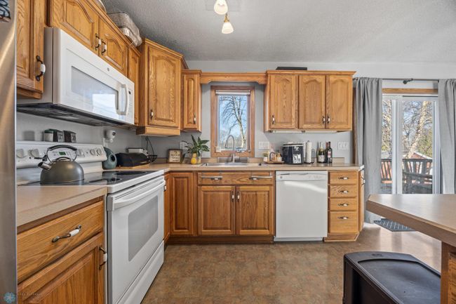 Kitchen | Image 10
