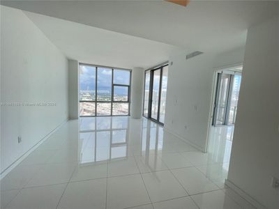 2301 - 851 Ne 1st Ave, Condo with 3 bedrooms, 4 bathrooms and null parking in Miami FL | Image 2