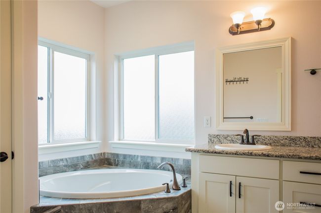 8547 Horizon Ln Se, House other with 3 bedrooms, 3 bathrooms and 3 parking in Olympia WA | Image 15