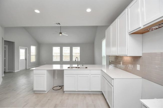 15707 Walnut Leaf Ln, House other with 4 bedrooms, 3 bathrooms and 2 parking in Cypress TX | Image 14