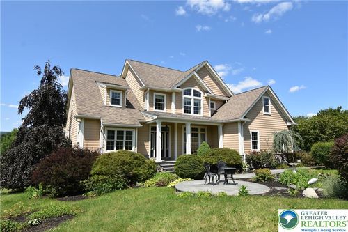 297 Treeline Dr, Pen Argyl, PA, 18072-9615 | Card Image