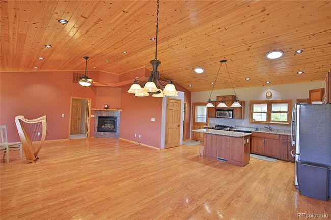 5867 Pe 3/10 Rd, House other with 3 bedrooms, 2 bathrooms and 2 parking in Collbran CO | Image 6