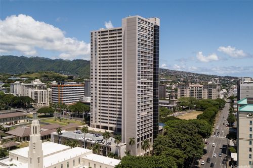 apt-1003-1212 Punahou St, Honolulu, HI, 96826-1037 | Card Image