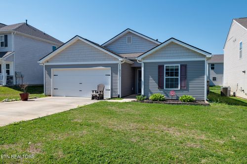 9443 Avian Forest Ln, Heiskell, TN, 37754-2256 | Card Image
