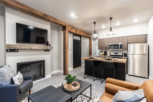 n-0b-305 N Alaska St, Butte, MT, 59701-9385 | Card Image