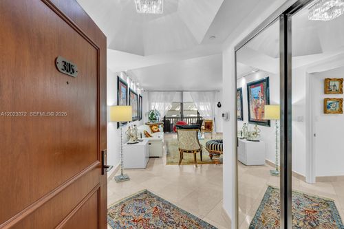 305-2000 Island Blvd, Aventura, FL, 33160-4958 | Card Image