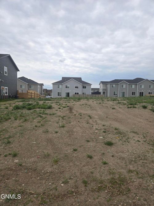 2729 29th Street W, Williston, ND, 58801 | Card Image