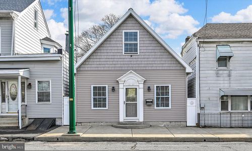 135 S 2nd St, SAINT CLAIR, PA, 17970-1204 | Card Image