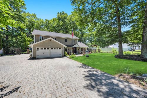 14 Russet Ln, Lake Grove, NY, 11755-1536 | Card Image