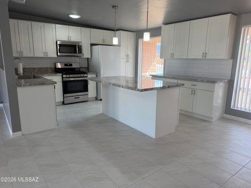 2022 S Faye Pl, Tucson, AZ, 85748-8129 | Card Image