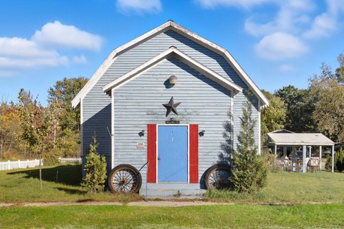 149 S Clark St, Six Lakes, MI, 48886-8812 | Card Image