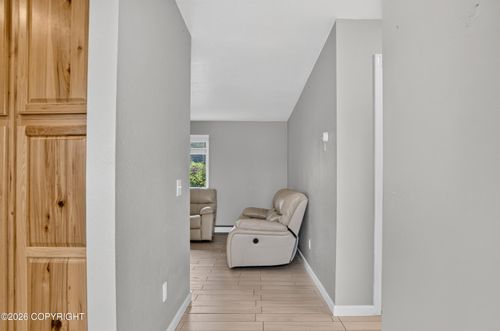 5-8070 Giddeon Cir, Anchorage, AK, 99504-2877 | Card Image