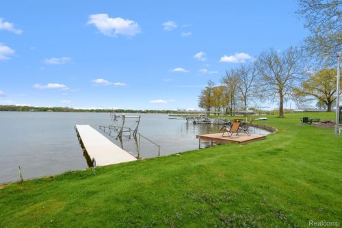 46132 86th Ave, Decatur, MI, 49045-8831 | Card Image