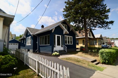905 Shaw St, Utica, NY, 13502-5216 | Card Image